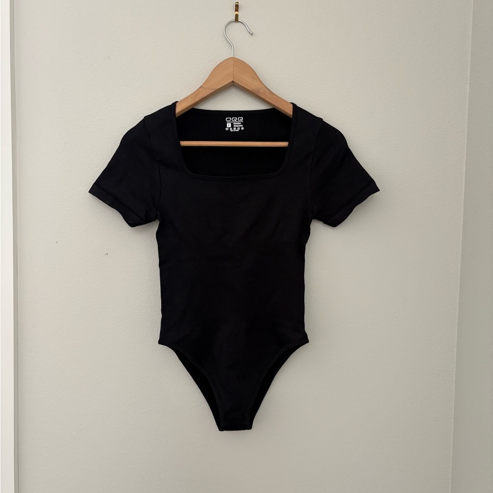 NWOT Scoop Neck Ribbed Bodysuit Sz Small